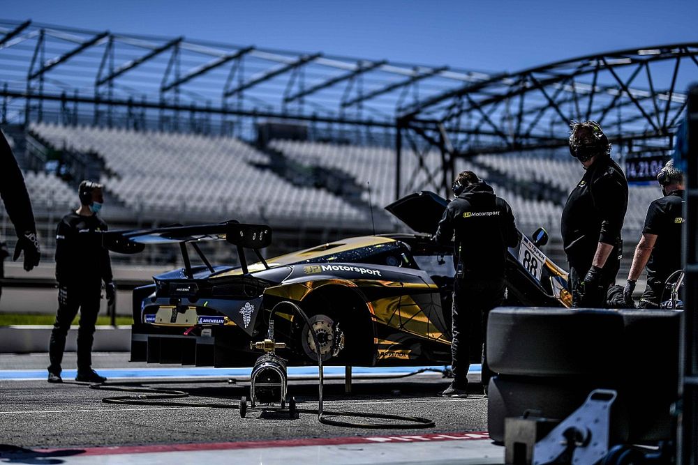JP Motorsport na czele FP2
