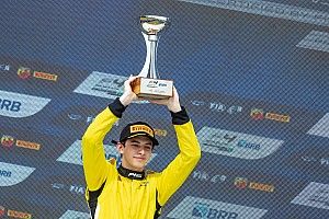 F4 Brasil: Lucas Staico celebra pole e pódio na rodada inaugural