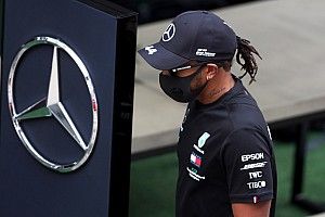 Hamilton szerint "ilyen rossz időmérőn nem szerepelt még", de holnapra sincsenek jó megérzései