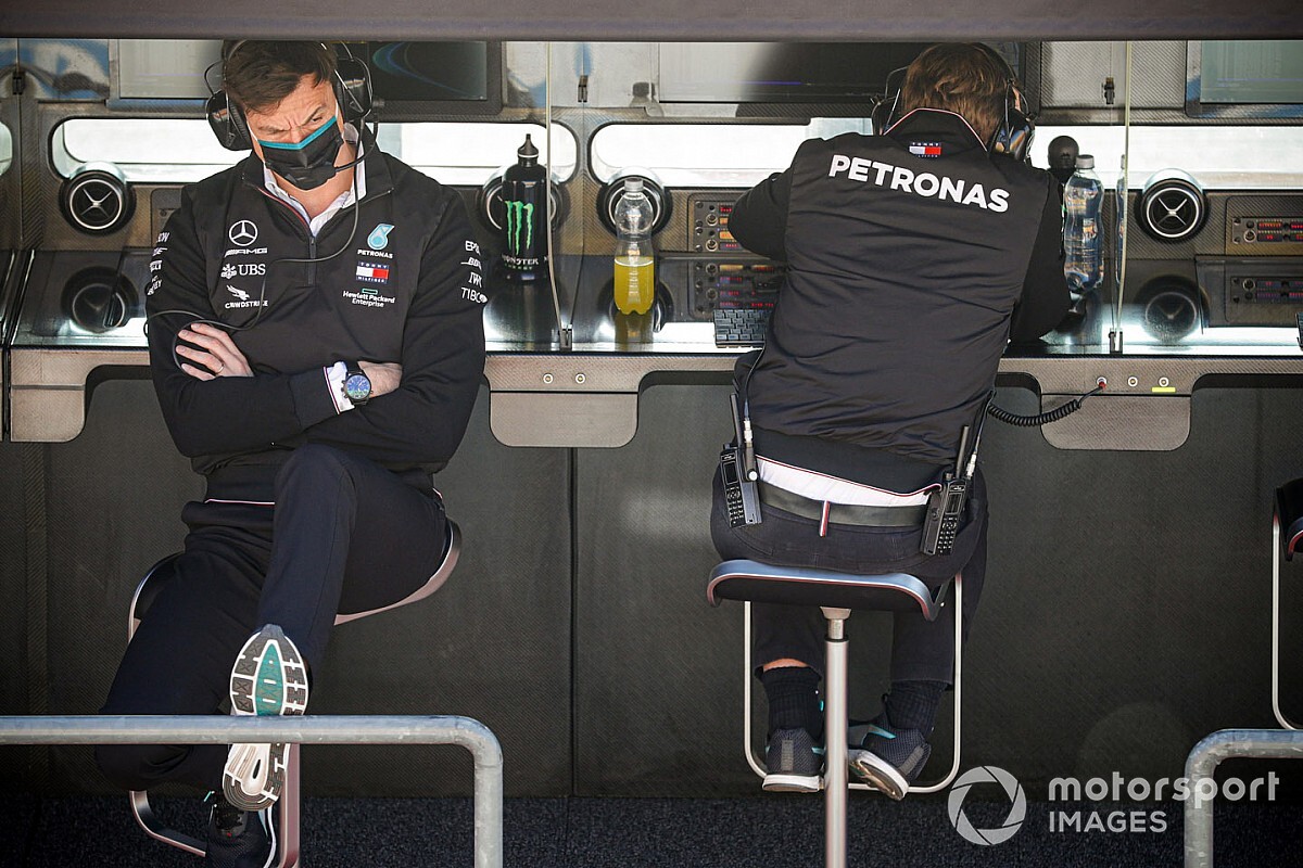 Wolff: Mercedes still haunted by "scepticism and pessimism"