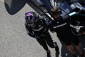 Hamilton: nem láttam a táblát