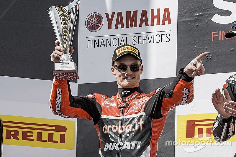 Championnat - Davies frappe un grand coup