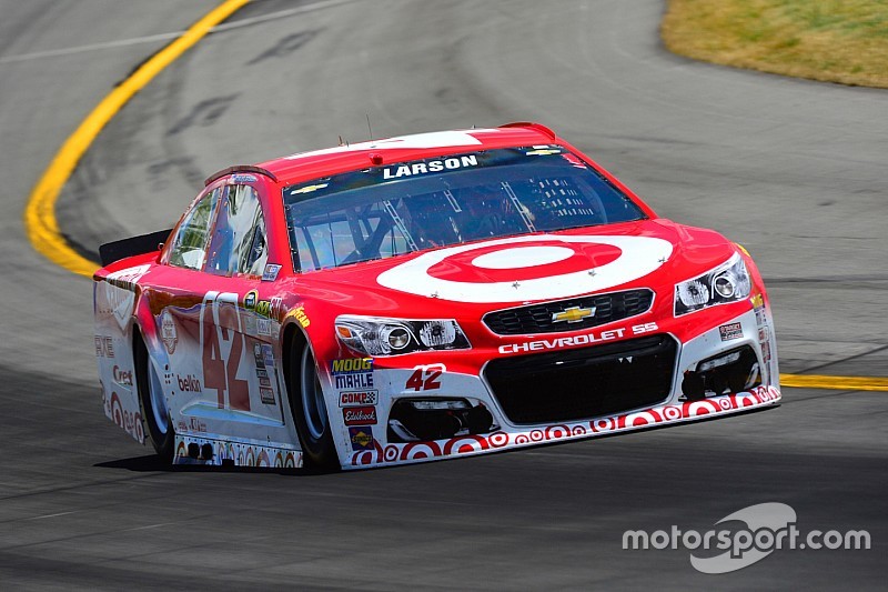 Larson crew chief suspended for Pocono lug nut violation