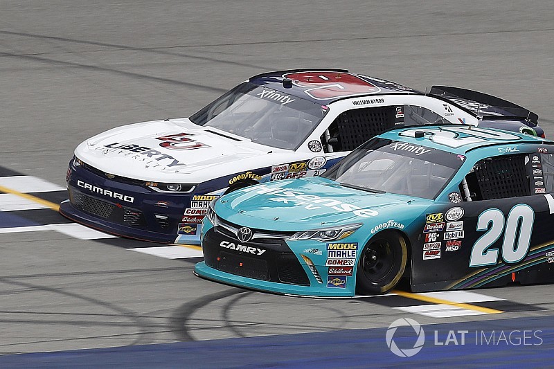 Hamlin supera Byron por 0s012 e vence em Michigan