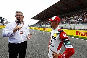 «В нем явно виден Михаэль». Росс Браун сравнил Мика Шумахера с отцом