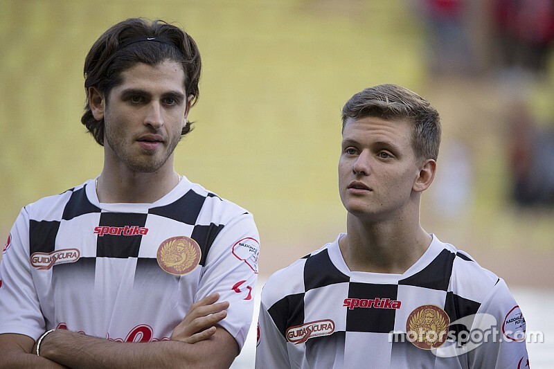 Un fauteuil pour deux : Giovinazzi et Schumacher jouent leur futur chez Ferrari