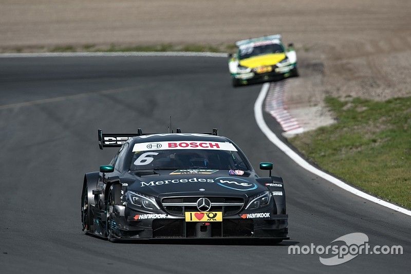 Уикенс выиграл вторую гонку DTM на «Нюрбургринге», Ауэра развернуло