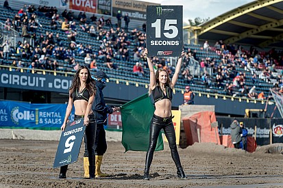 MXGP legt uit waarom de grid girls moeten blijven in het WK motorcross