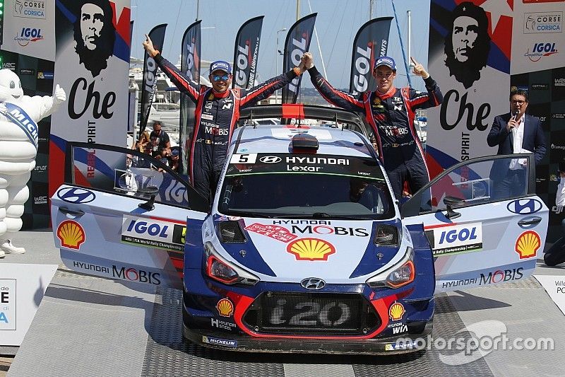 Neuville al top in Corsica: Hyundai ha trovato il modo di gestirlo?