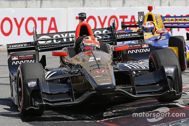 James Hinchcliffe trionfa a Long Beach davanti a Bourdais