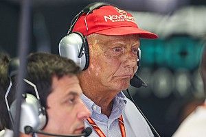 Punição a Verstappen foi a pior que já vi, diz Lauda