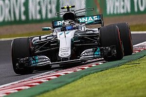 Bottas bovenaan in door rode vlaggen geplaagde derde training Japan