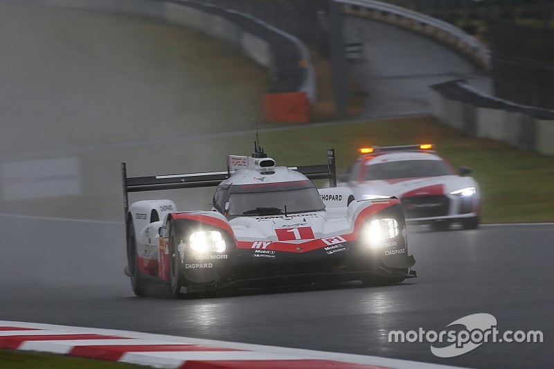 José María López pelea por la victoria en Fuji