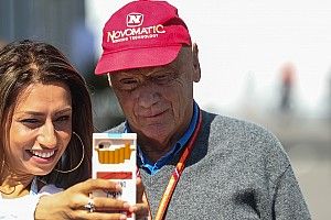 Lauda heeft medelijden met Ferrari en Vettel na nieuwe pech in Japan
