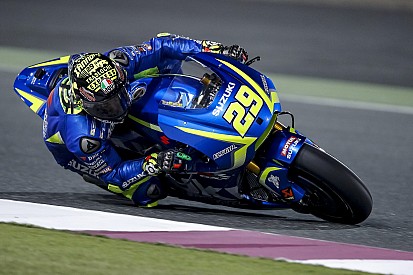 Iannone trying to imitate Vinales' riding style on Suzuki