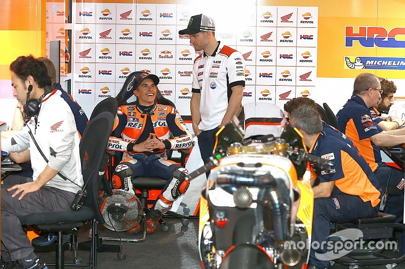 Crutchlow devant Márquez aux temps combinés