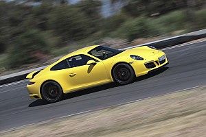 Porsche 911 GTS, cambia il motore ma non il suo spirito