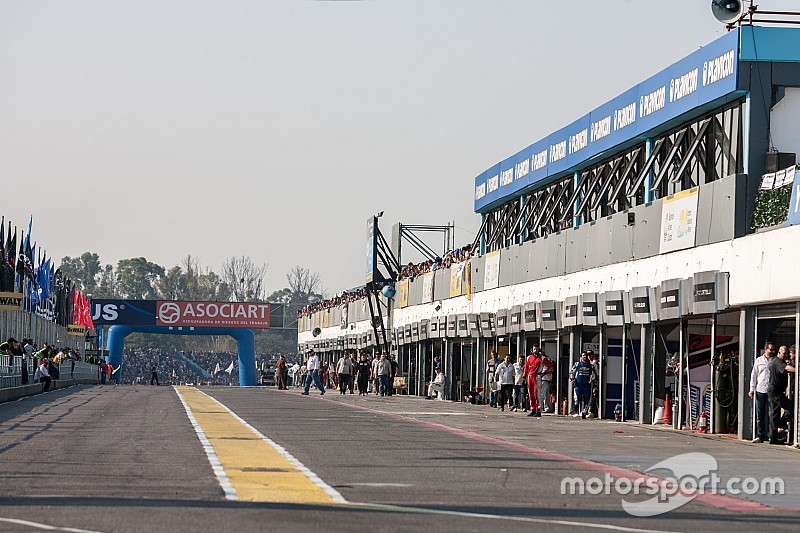 F1赛事总监查理·怀汀考察阿根廷赛道