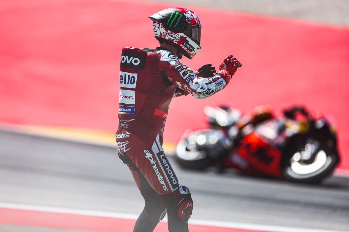 [Image: francesco-bagnaia-ducati-team.jpg]