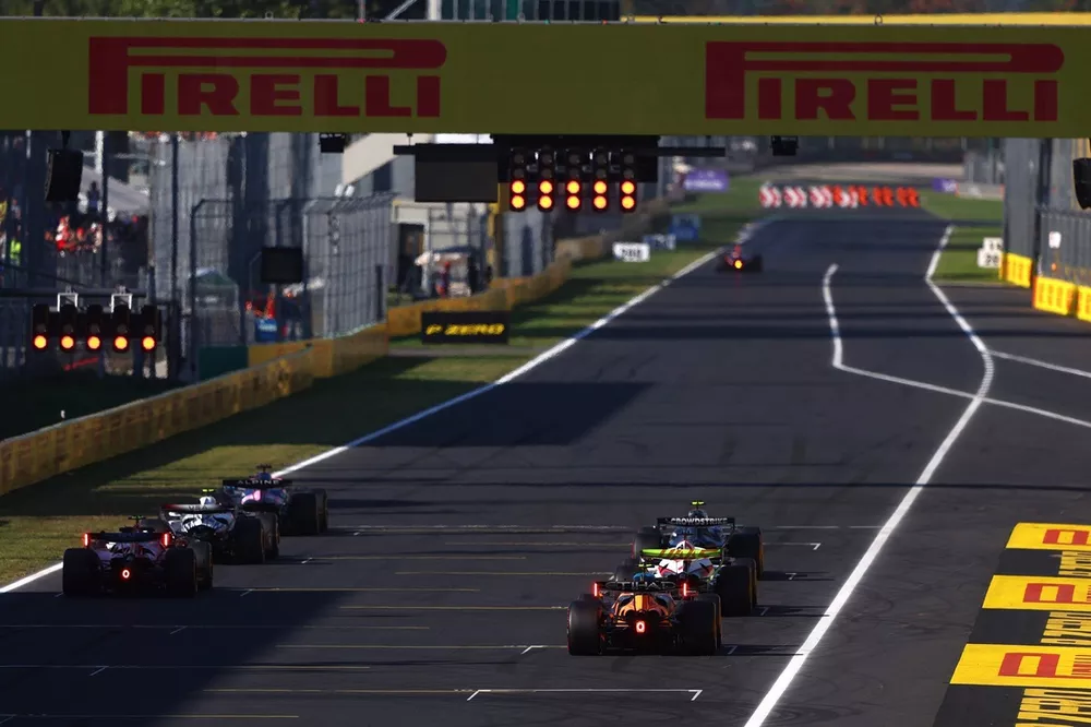 Lando Norris, McLaren, Andrea Kimi Antonelli, Mercedes, Esteban Ocon, Haas F1 Team