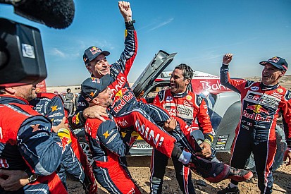 Dakar, Sainz: "Vittoria ottenuta grazie a enormi sacrifici"