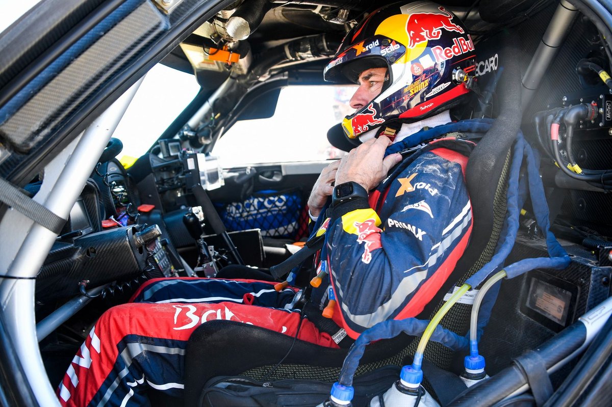 Sainz geniet van Dakar-zege: “Niet slecht voor een veteraan”
