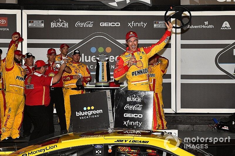 Race winner Joey Logano, Team Penske, Ford Mustang Shell Pennzoil