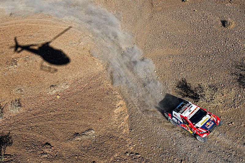Sancionado Al Attiyah, Alonso asciende