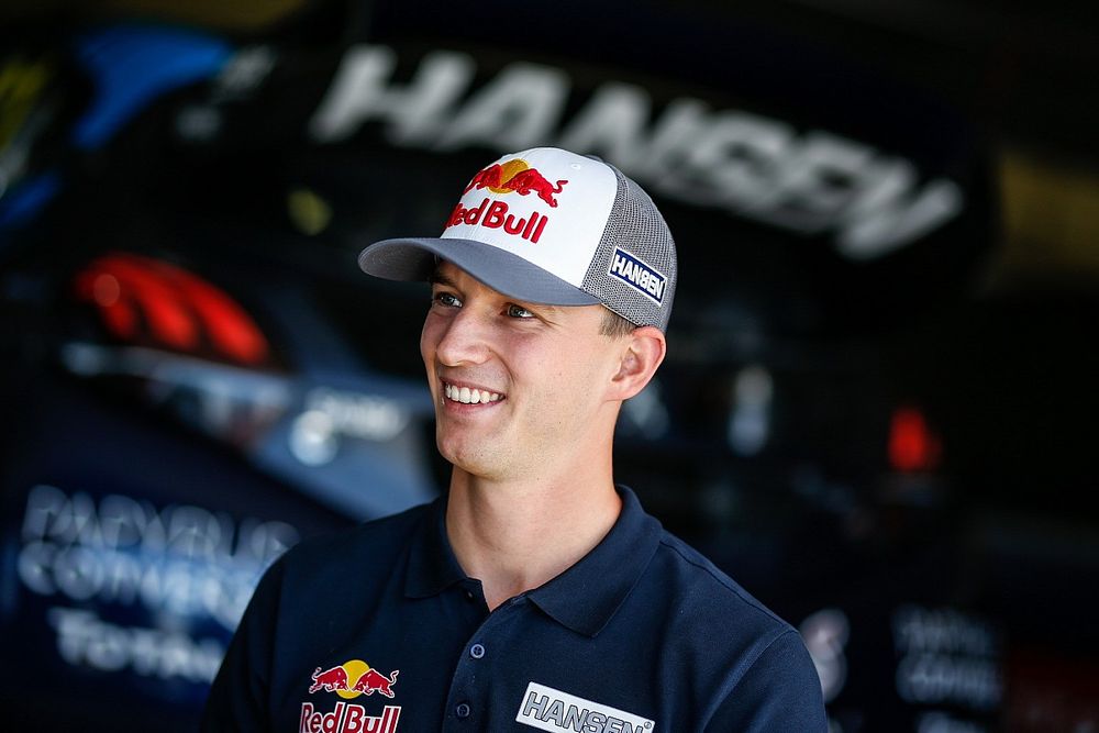 Timmy Hansen zostaje w World RX