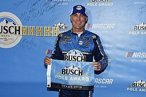 Kevin Harvick wins the pole for Texas playoff race