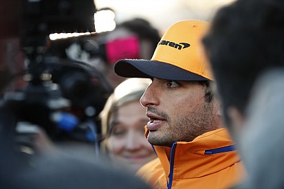 Sainz szerint a McLaren mellett egy Ferrariban, vagy egy Mercedesben is remek dolgokra lenne képes