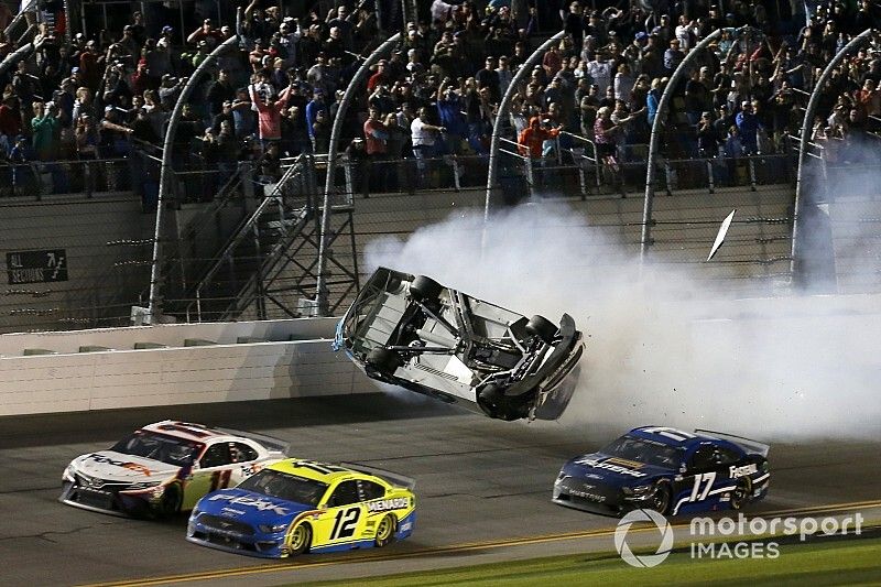 Crash of Ryan Newman, Roush Fenway Racing, Ford Mustang Koch Industries