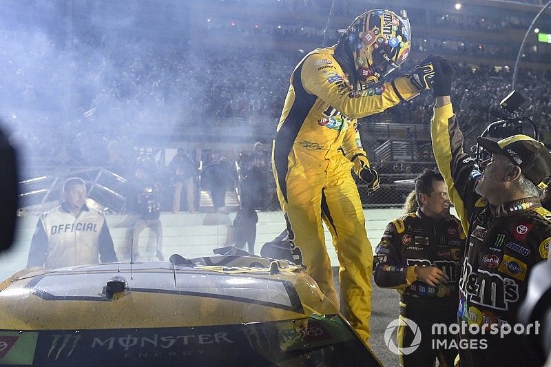 Kyle Busch wins Homestead finale, claims second Cup title