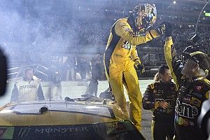 Kyle Busch wins Homestead finale, claims second Cup title