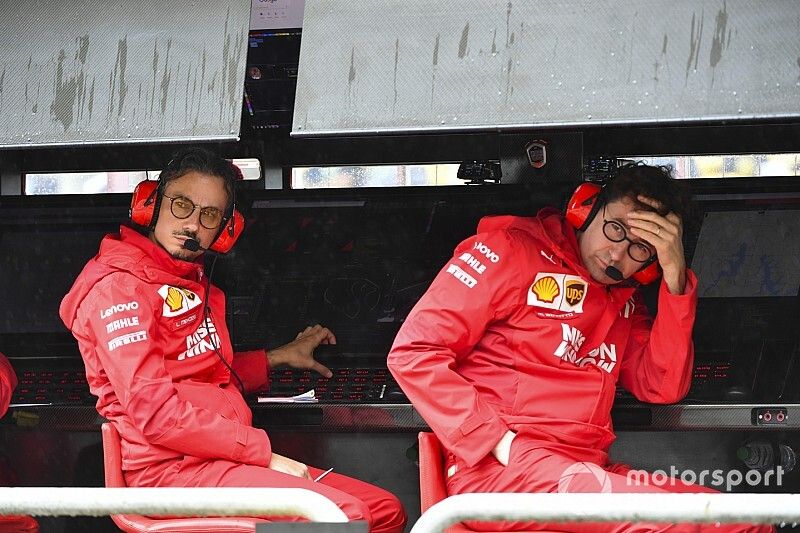 Laurent Mekies, Sporting Director, Ferrari, and Mattia Binotto, Team Principal Ferrari, on the pit wall