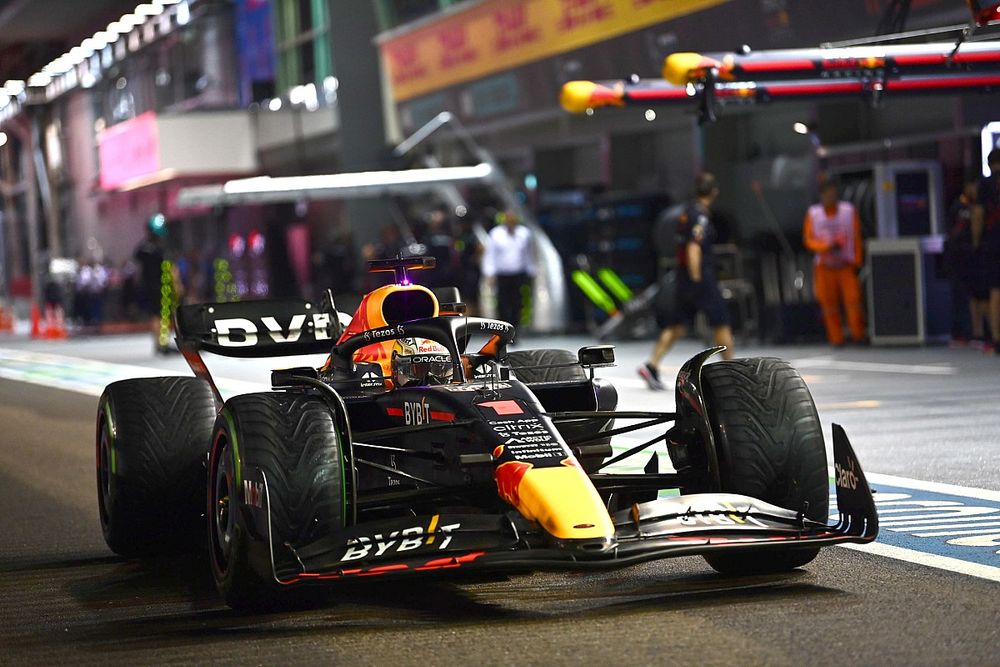 Verstappen "pas vraiment d'humeur à penser à la course"