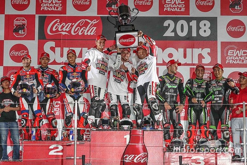 Podio: #33 Red Bull Honda: Takaaki Nakagami, Takumi Takahashi, PJ Jacobsen, #21 Yamaha Factory Racing Team: Michael van der Mark, Alex Lowes, Katsuyuki Nakasuga. #11 Kawasaki Team Green: Jonathan Rea, Leon Haslam, Kazuma Watanabe