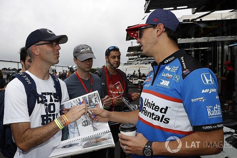 Rahal says IndyCar fans deserve raceday warm-up sessions