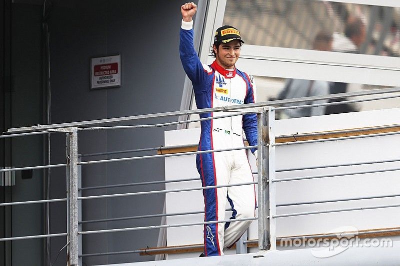 Piquet vence a Alesi en un duelo emocionante