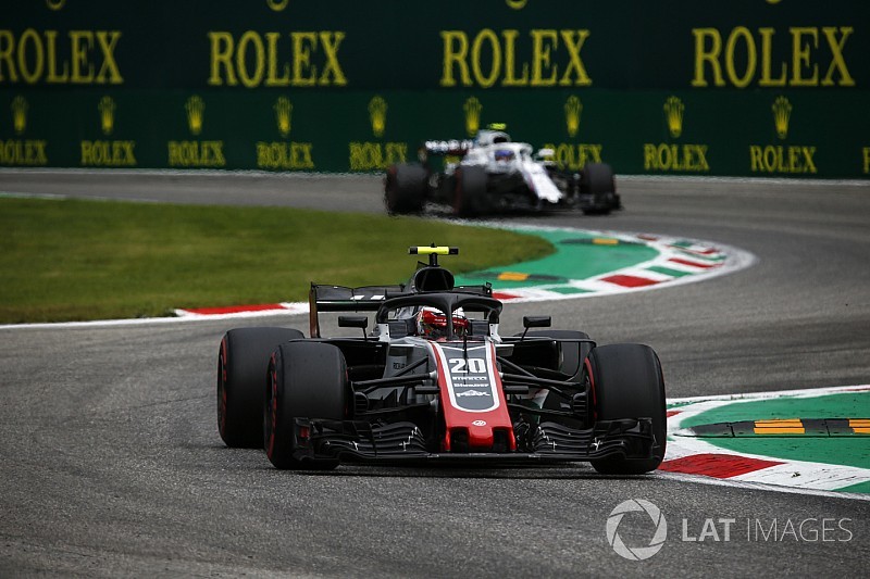 Magnussen: "Alonso se cree Dios"