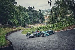 La Jaguar I-Type 2 elettrica ha firmato un nuovo record su una strada in salita!