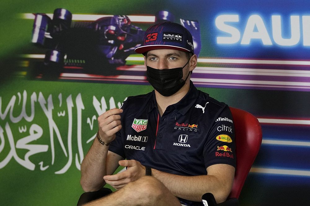Verstappen: Nem nyernénk annyit egy új motorral, mint a Mercedes