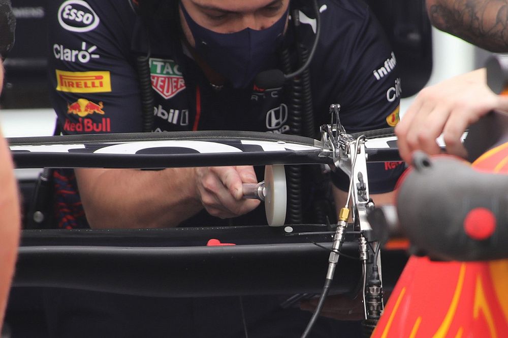 La FIA studia nuovi controlli sulle ali dopo le proteste Red Bull