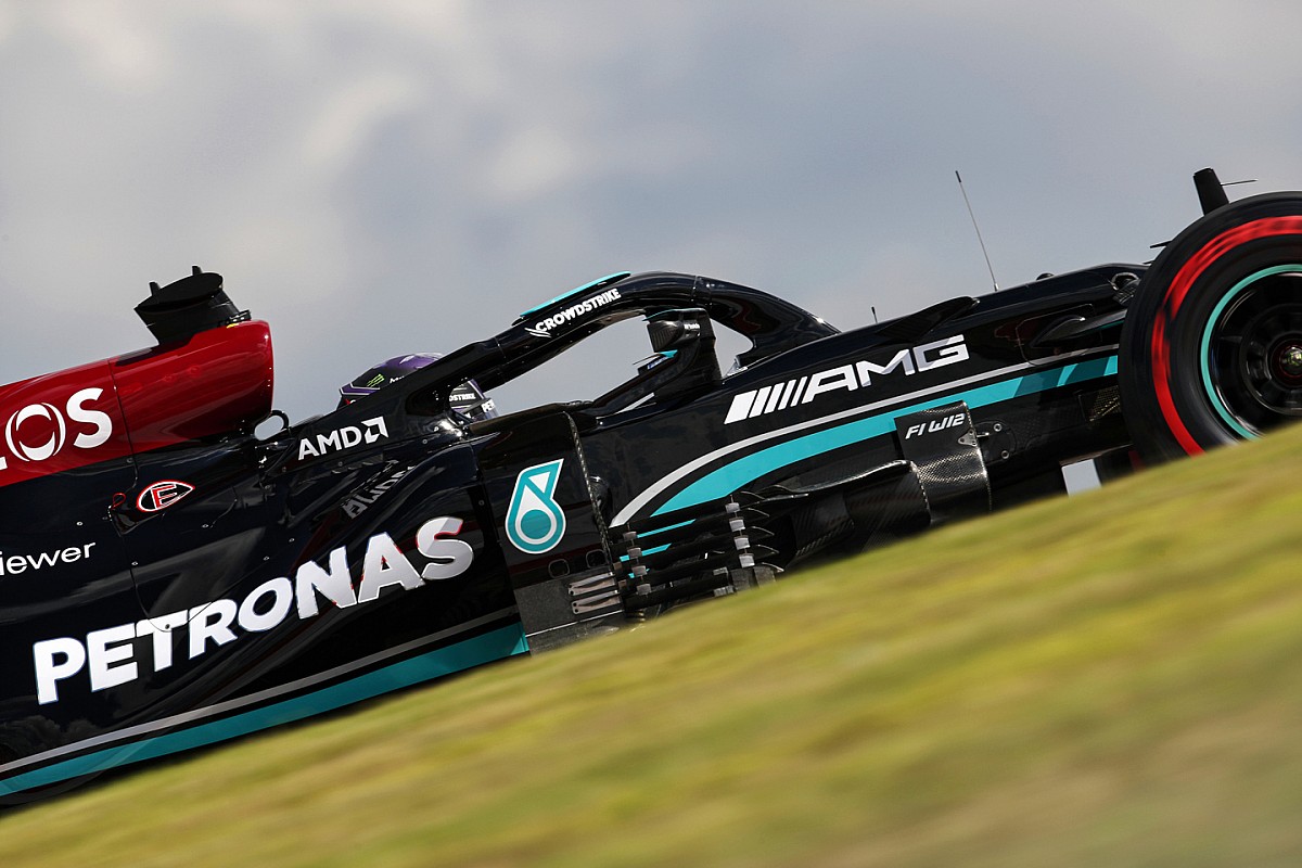 F1 | Perez davanti, ma la Mercedes mostra i muscoli