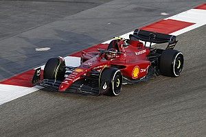 Sainz manda en el penúltimo día de test seguido por Verstappen