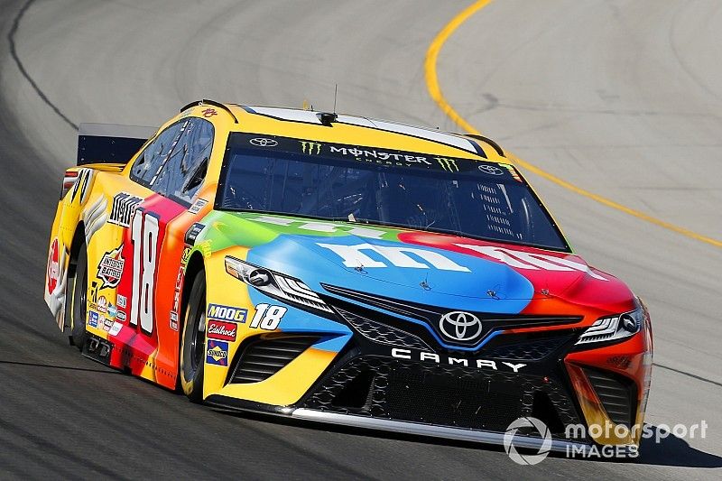  Kyle Busch, Joe Gibbs Racing, Toyota Camry M&M's Toyota Camry