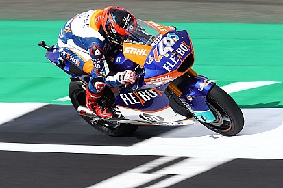 Moto2 Silverstone: Fernandez wint na DNF Marquez, Bendsneyder P21