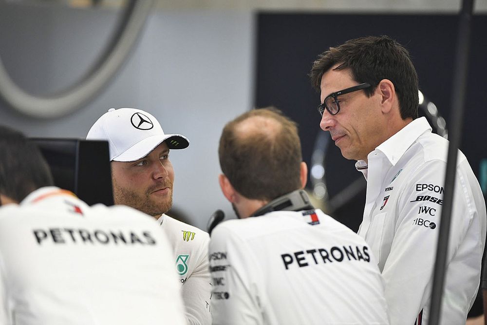 Valtteri Bottas, Mercedes AMG F1, and Toto Wolff, Executive Director (Business), Mercedes AMG