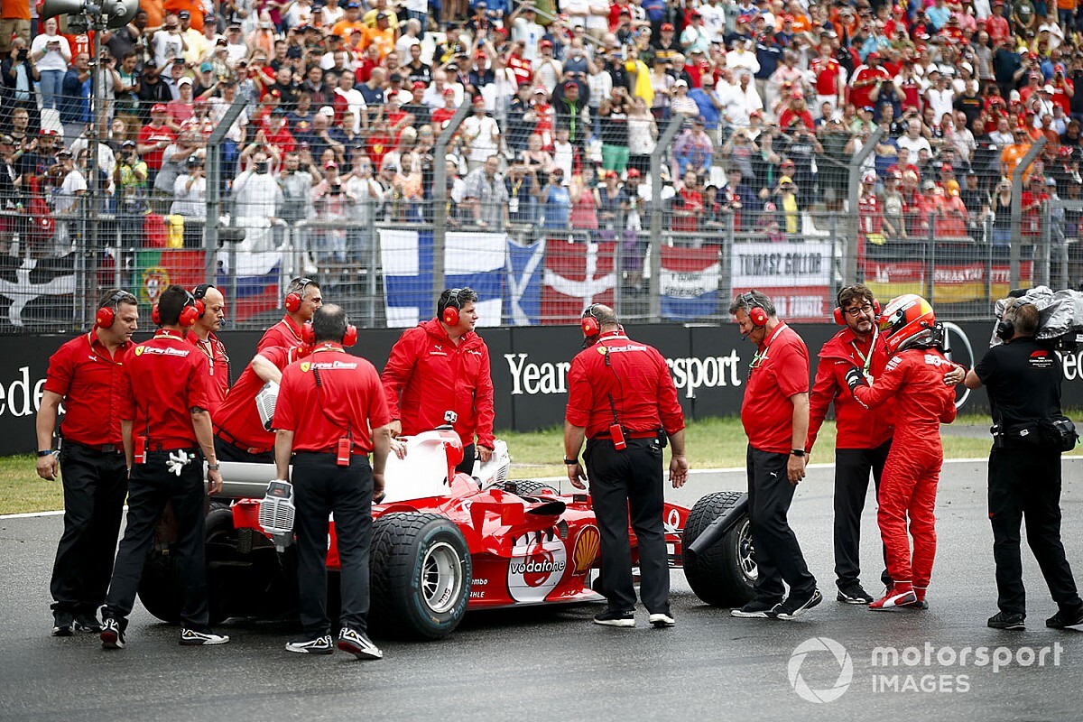 Ferrari: Mick Schumacher sulla F2004 del padre al Mugello