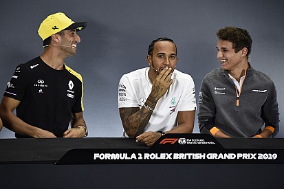 Képeken is Ricciardo és Norris nagy humorparádéja
